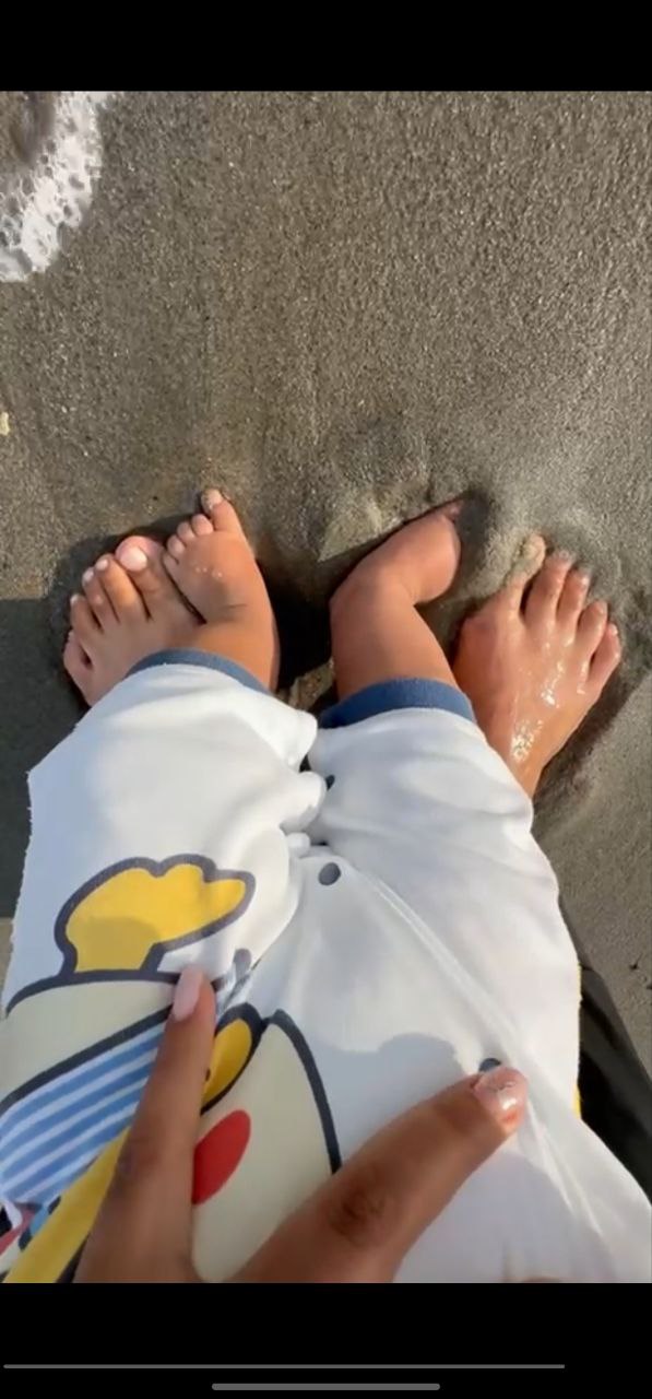 Современный номер в отеле с видом на озеро