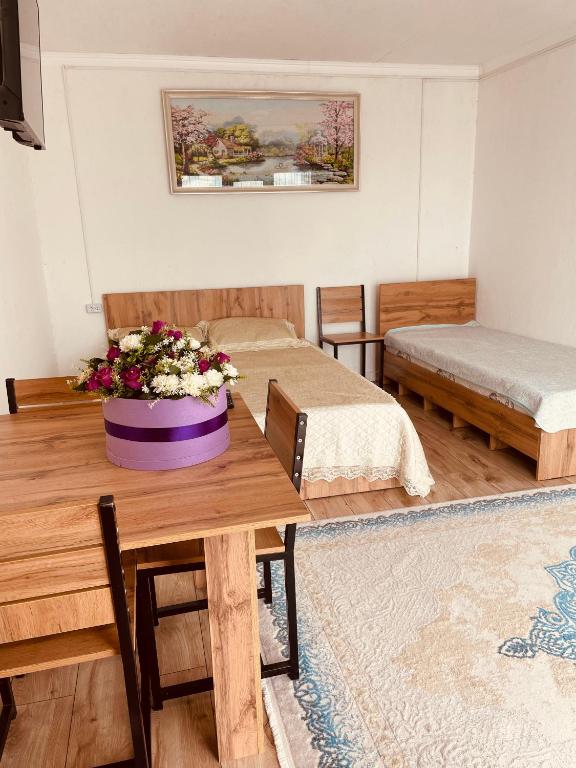 Песчаный пляж в селе Чырпыкты